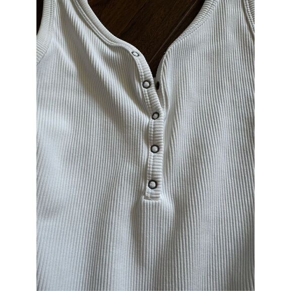 Abercrombie and Fitch White Seamless Ribbed Henley Bodysuit. Size XS. - Picture 2 of 5